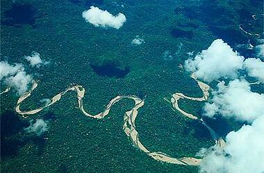 Ansicht des Amazonas von oben rund um die Lodge Manu Wildlife Perú, Amazonas von Peru